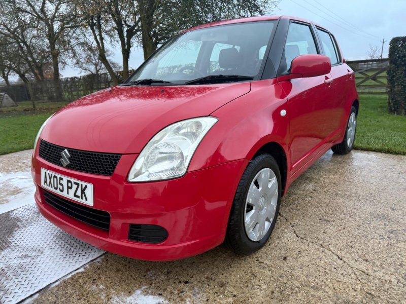 SUZUKI SWIFT