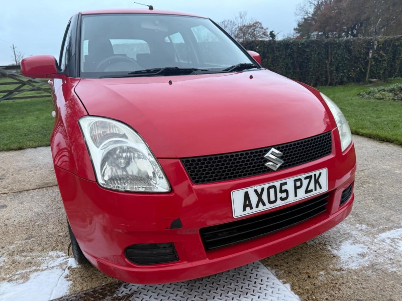 SUZUKI SWIFT