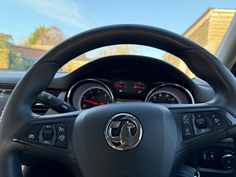 VAUXHALL ASTRA