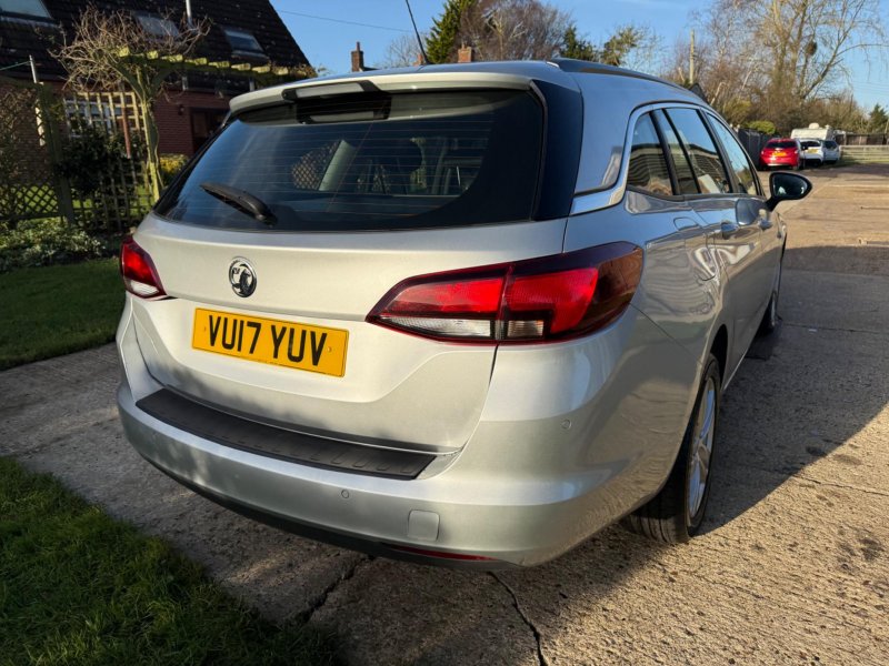 VAUXHALL ASTRA