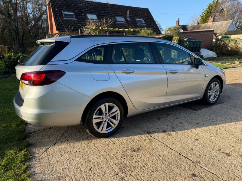 VAUXHALL ASTRA