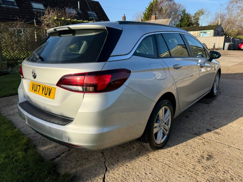 VAUXHALL ASTRA