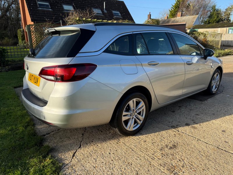 VAUXHALL ASTRA