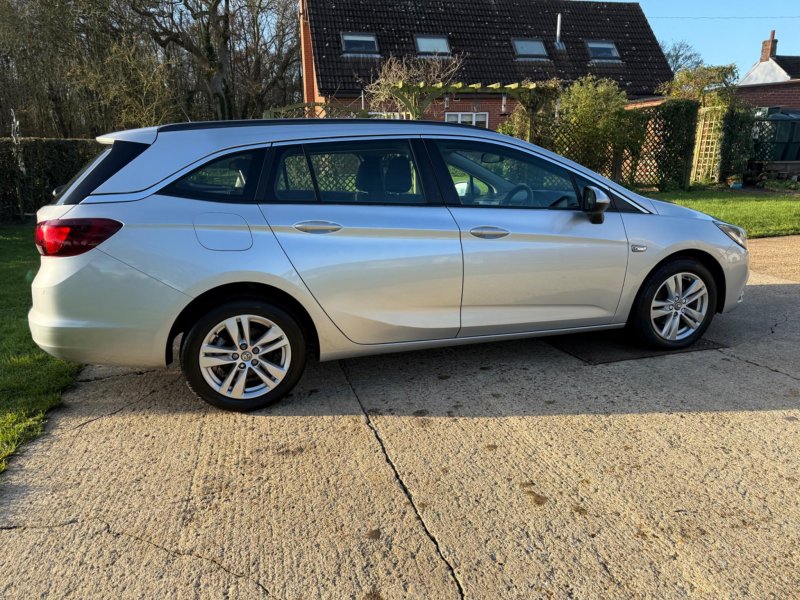VAUXHALL ASTRA