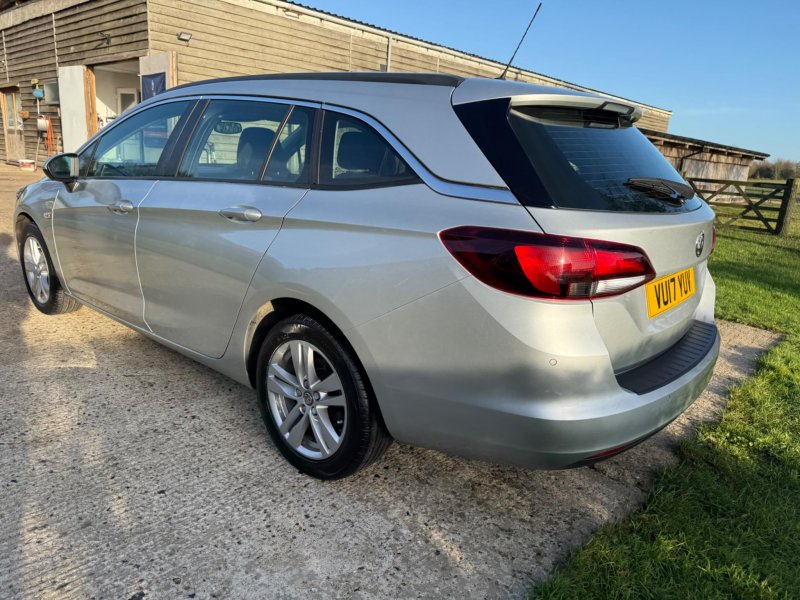 VAUXHALL ASTRA
