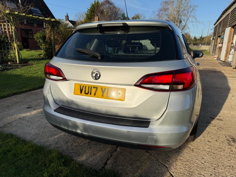 VAUXHALL ASTRA
