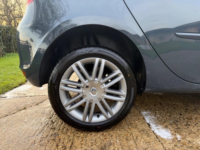 RENAULT CLIO