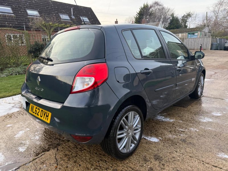 RENAULT CLIO