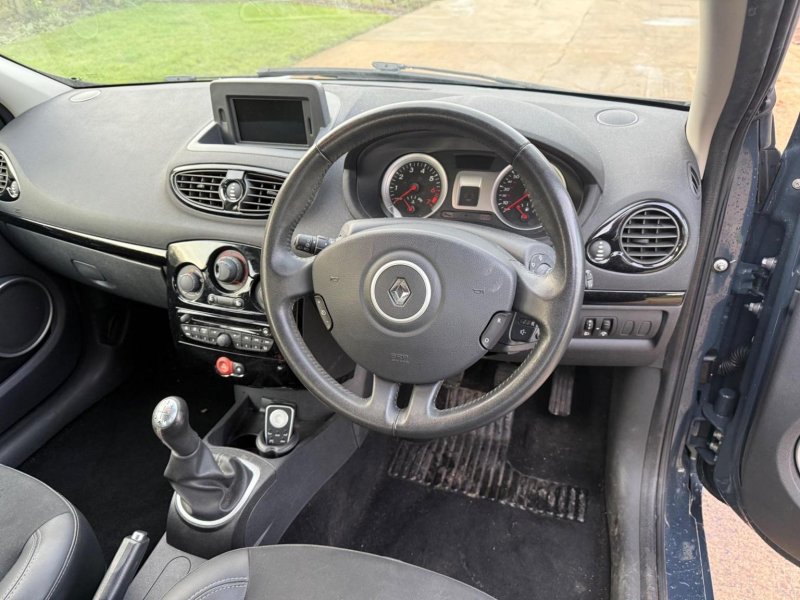 RENAULT CLIO