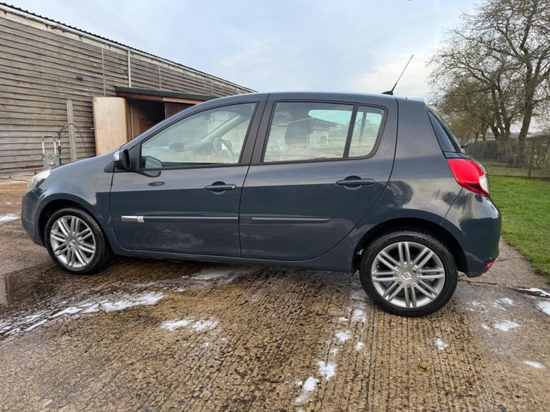 RENAULT CLIO