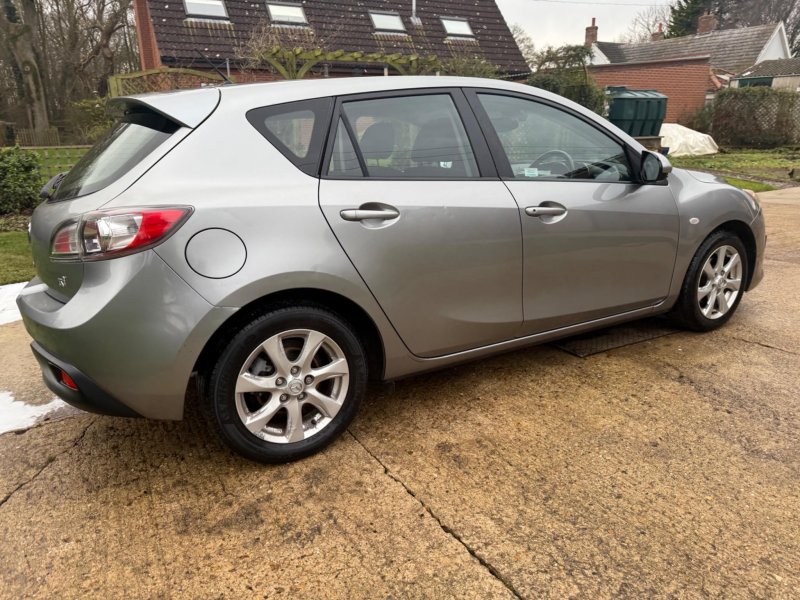 MAZDA MAZDA3