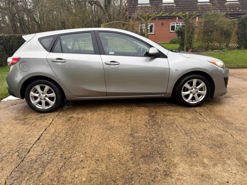 MAZDA MAZDA3