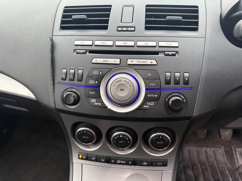 MAZDA MAZDA3