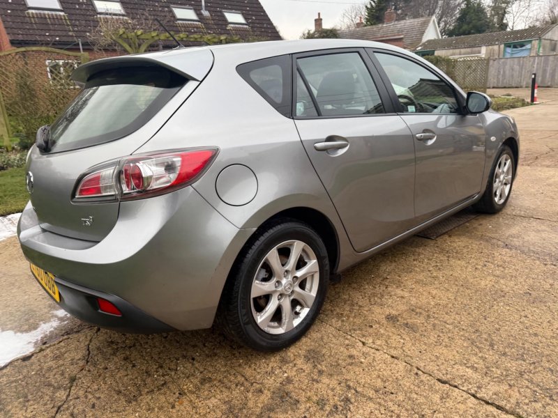 MAZDA MAZDA3