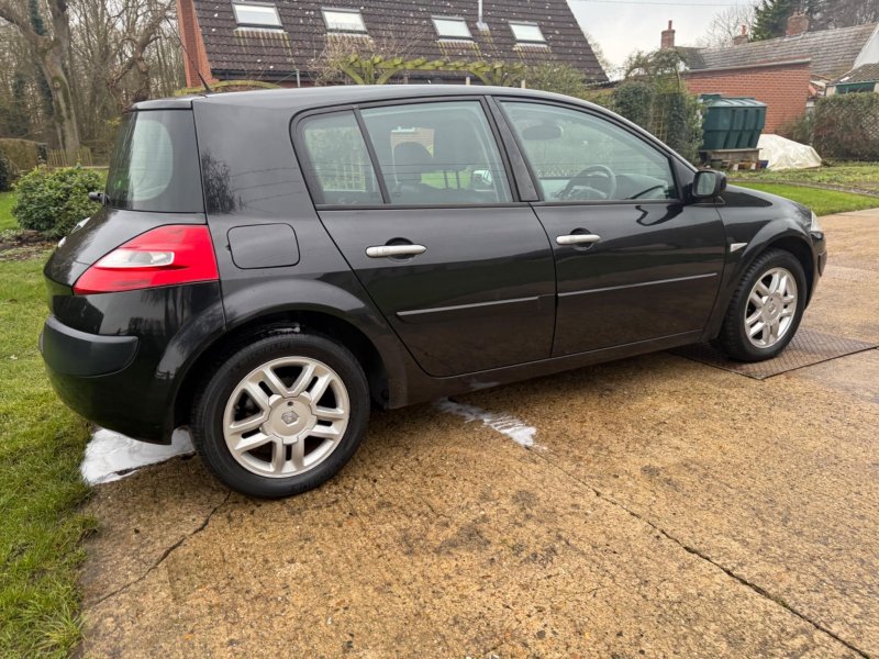 RENAULT MEGANE