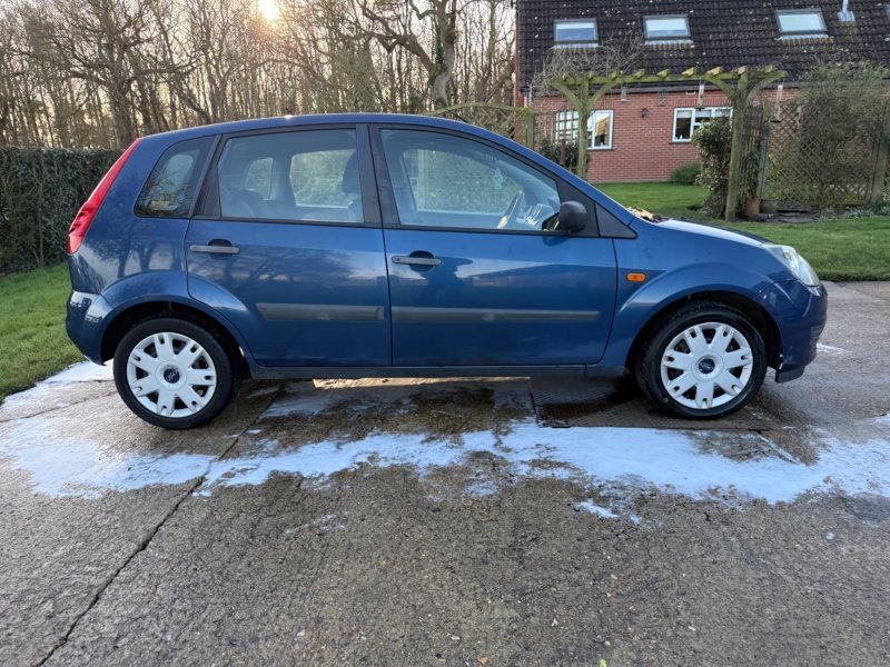 FORD FIESTA