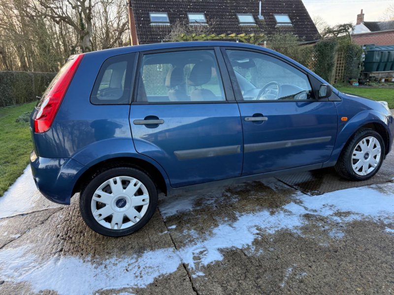 FORD FIESTA