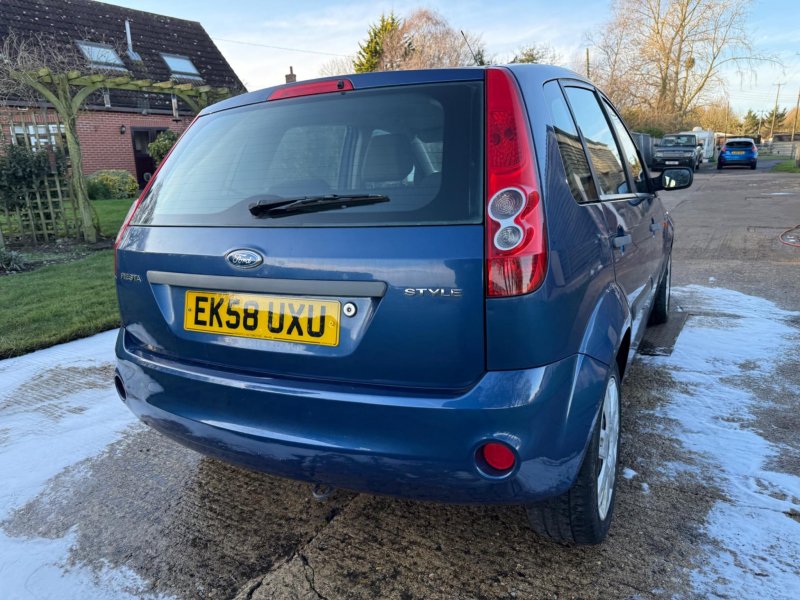 FORD FIESTA