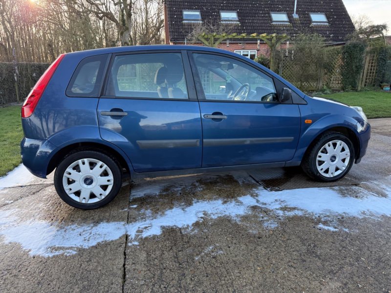 FORD FIESTA