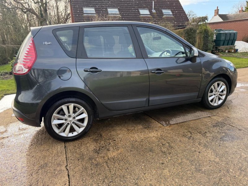 RENAULT SCENIC