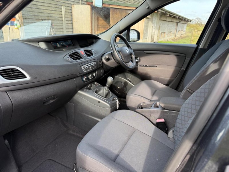 RENAULT SCENIC