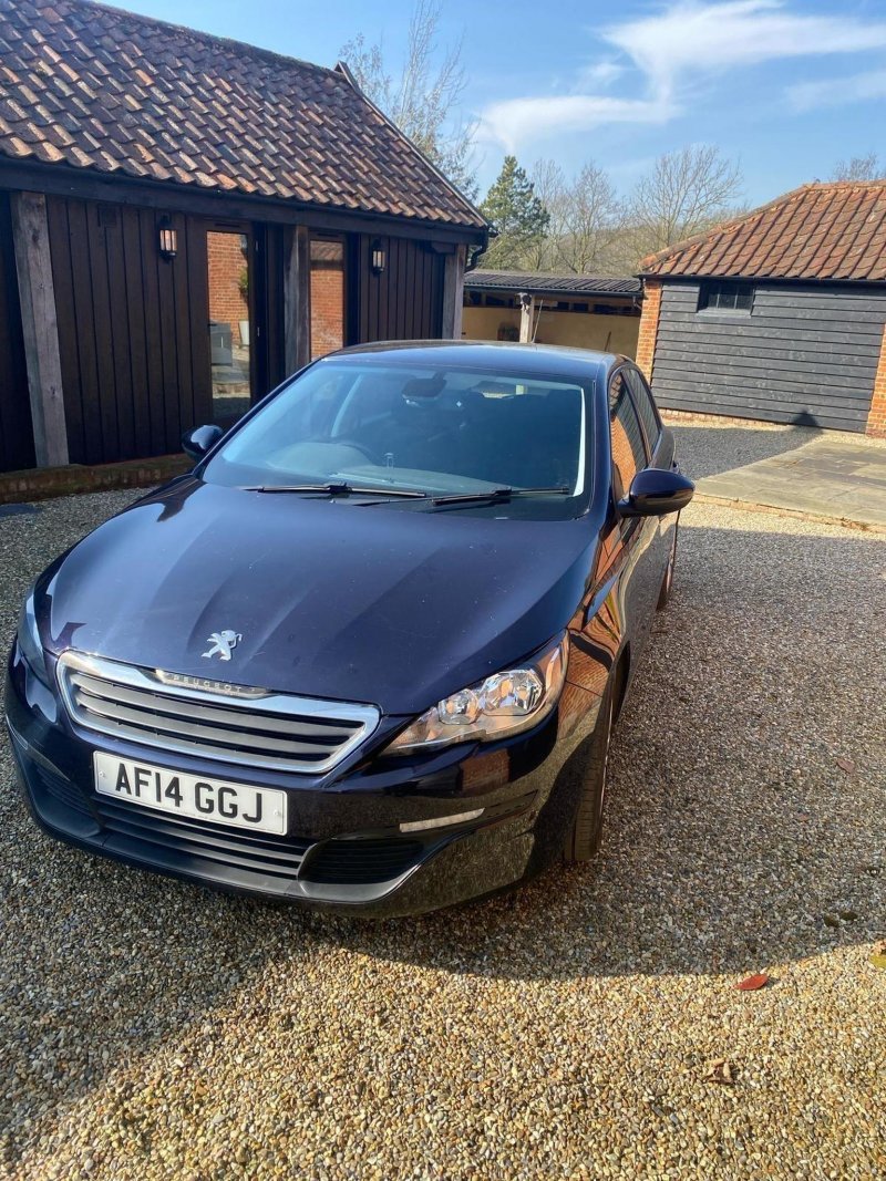 PEUGEOT 308