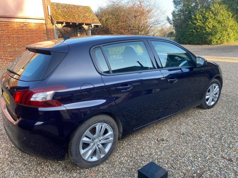 PEUGEOT 308