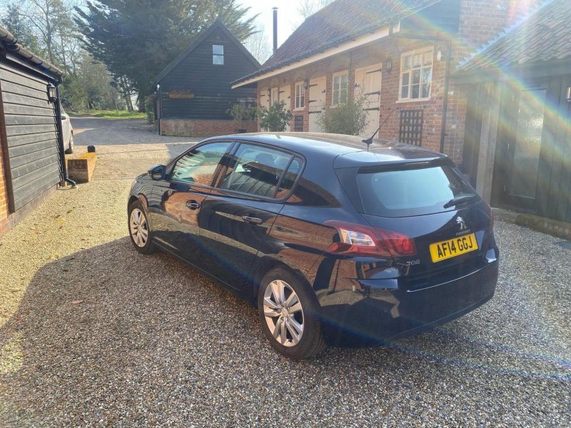 PEUGEOT 308