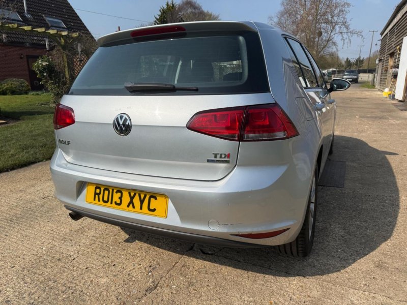VOLKSWAGEN GOLF