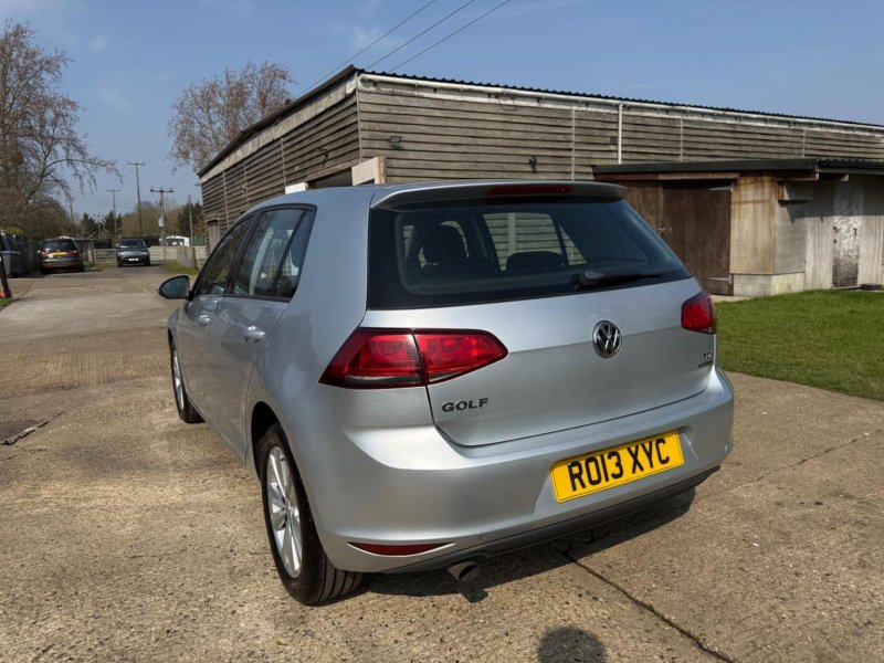 VOLKSWAGEN GOLF
