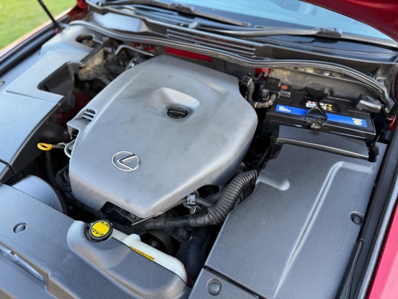 LEXUS IS