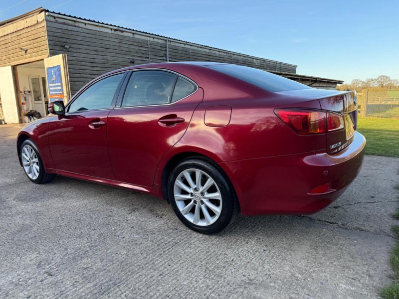 LEXUS IS