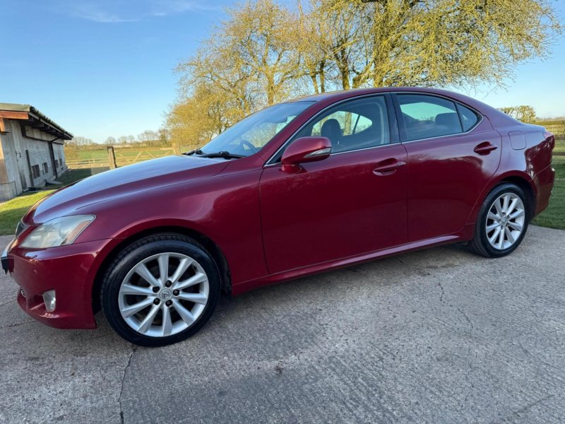 LEXUS IS