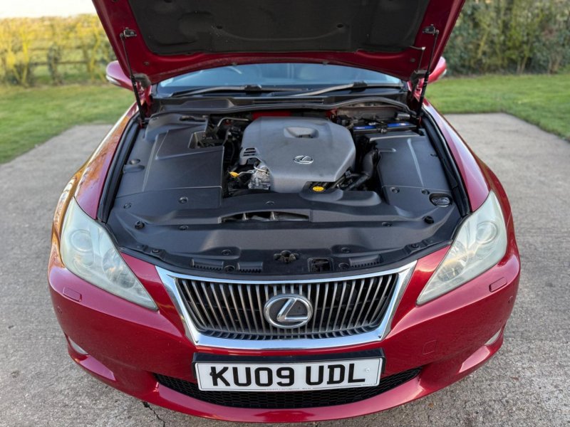 LEXUS IS