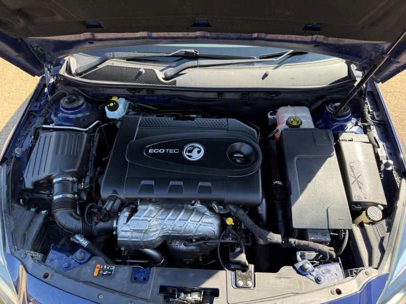 VAUXHALL INSIGNIA