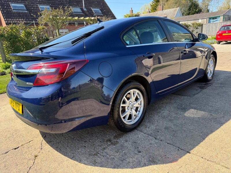 VAUXHALL INSIGNIA