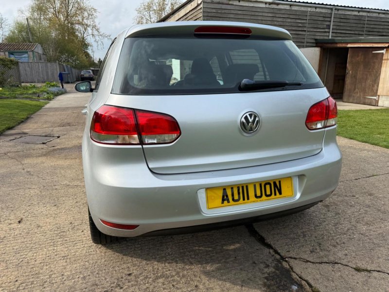 VOLKSWAGEN GOLF