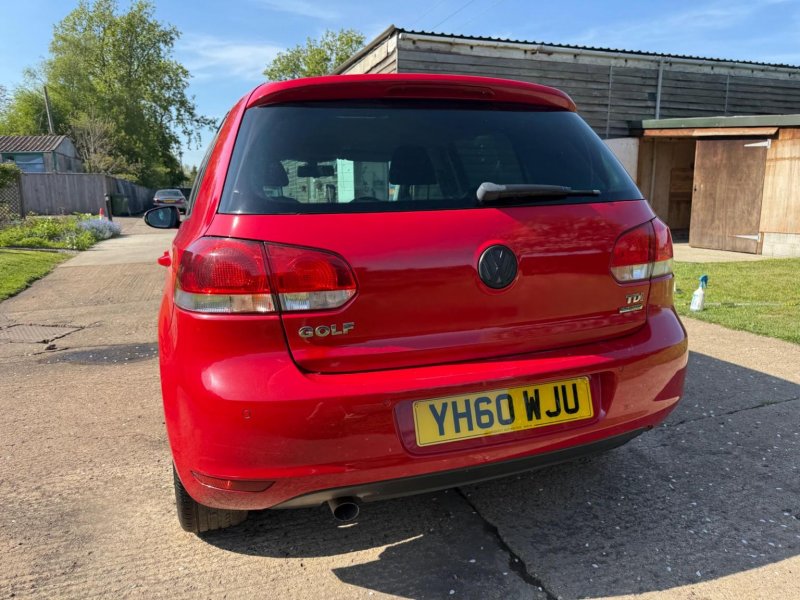 VOLKSWAGEN GOLF