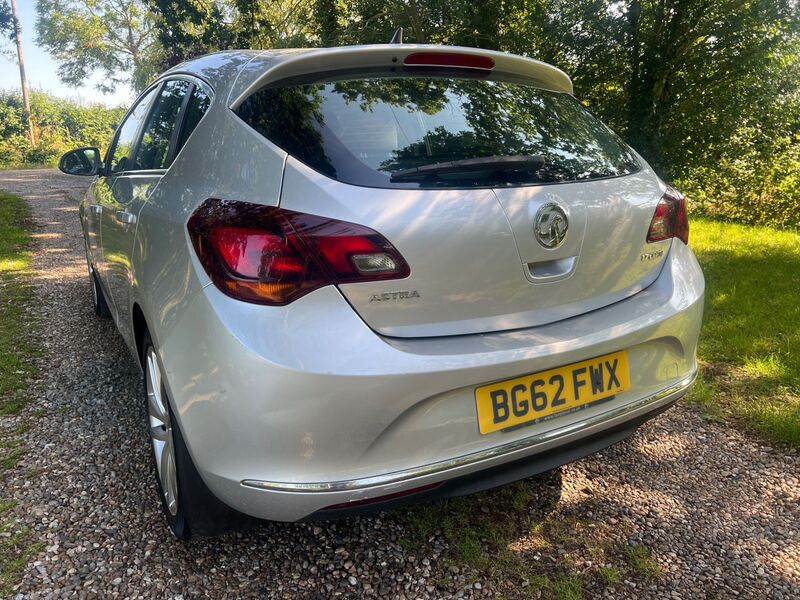 VAUXHALL ASTRA