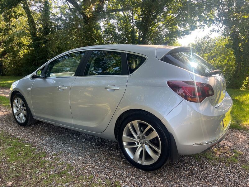 VAUXHALL ASTRA