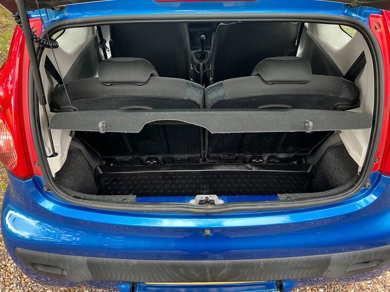 PEUGEOT 107