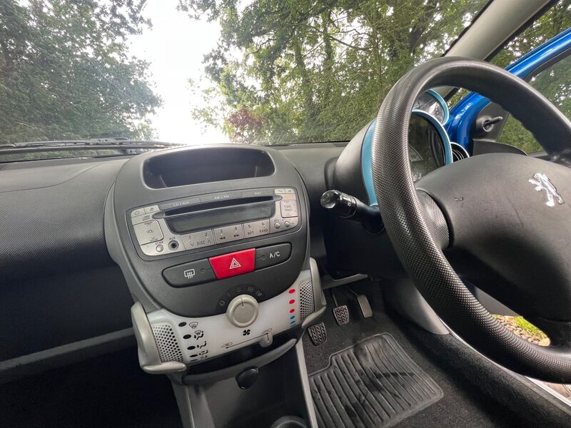 PEUGEOT 107
