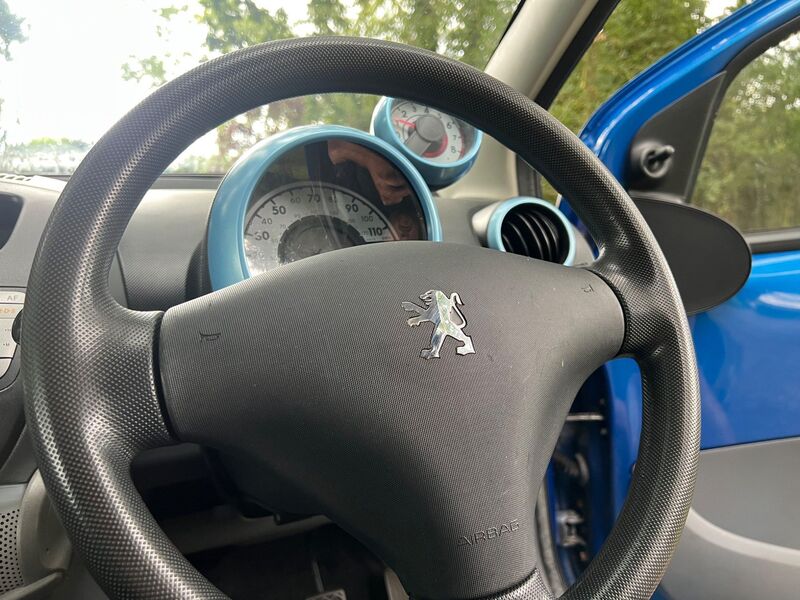 PEUGEOT 107