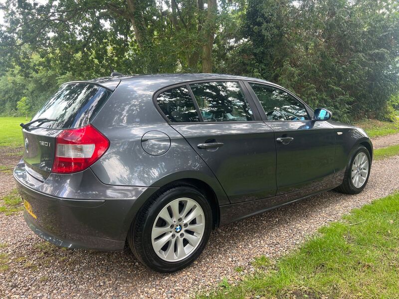 BMW 1 SERIES