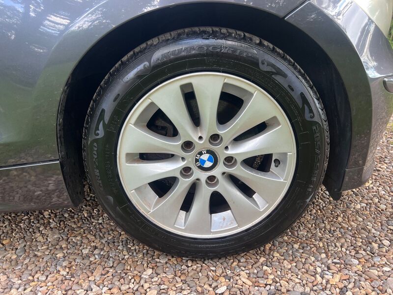BMW 1 SERIES