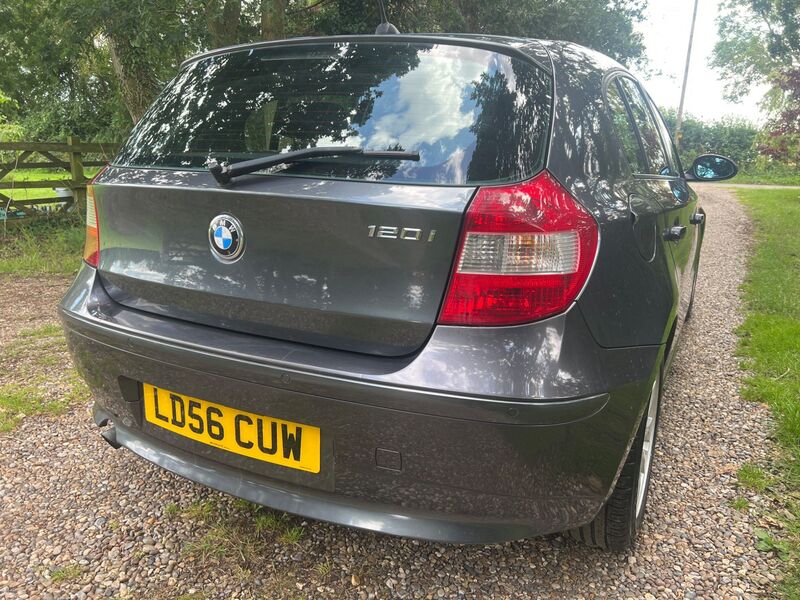BMW 1 SERIES