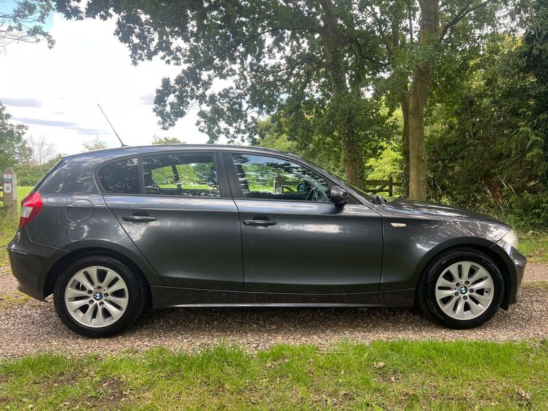 BMW 1 SERIES