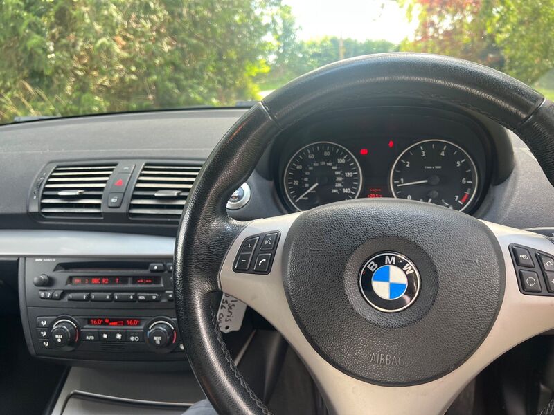 BMW 1 SERIES