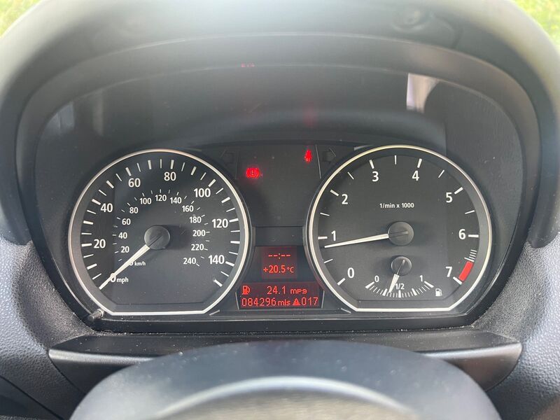 BMW 1 SERIES