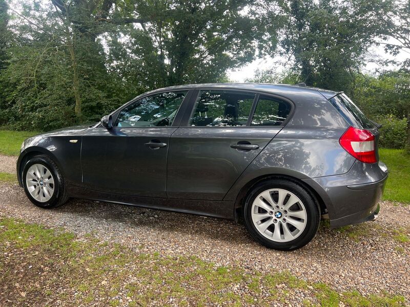 BMW 1 SERIES